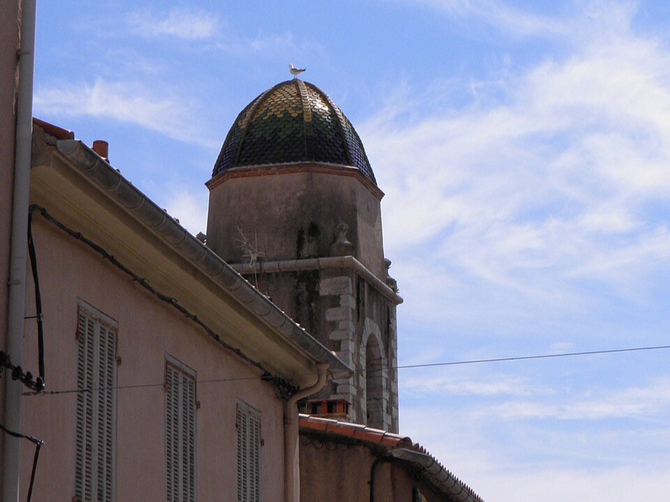 Lane in the old town of Saint-Tropez, a stone's throw from the Citadel