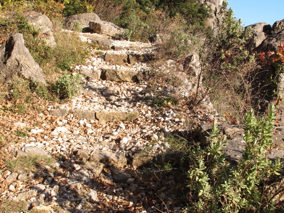 Old stone mule track of the Chemin du Paradis, between Gourdon and Le Bar-sur-Loup