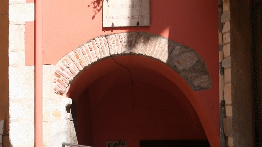 Entrance to the Rue Obscure, where restaurant L'Aparté is tucked away