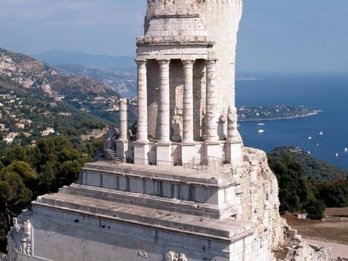 Trophée d'Auguste, monument romain à La Turbie surplombant Monaco