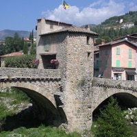 Terrasse du restaurant Le Picoun au bord de la Bévéra à Sospel