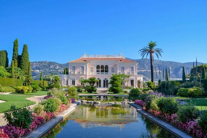 Visit to the villa & gardens